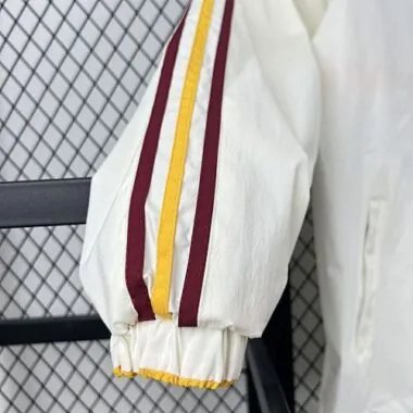 2026 España: chaquetas cortavientos, camisetas de fútbol baratas para el Mundial, venta al por mayor en Yupoo