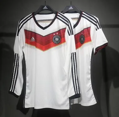 Maglia da calcio 2014 in stile retrò della nazionale tedesca, maniche lunghe, a buon mercato, vendita all'ingrosso su Yupoo