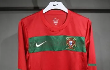 2010 Retro Player Portugal Home Kit Long Sleeve Cheap Football Jersey Wholesale Yupoo