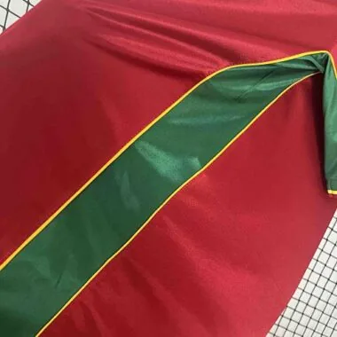 97-98 Portugal Home Retro Kit Vintage Shirt Football AAAAJersey Supplier