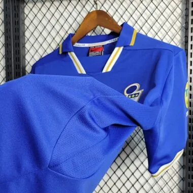 1996 Italy home