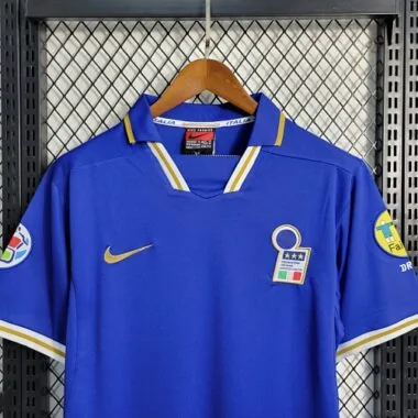 1996 Italy home