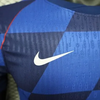 Camisa da Croácia para jogos fora de casa de 2024, versão de jogador – Fornecedor: Yupoo