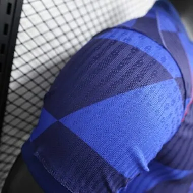 Camisa da Croácia para jogos fora de casa de 2024, versão de jogador – Fornecedor: Yupoo