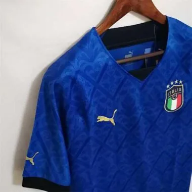 2022 Italy home1684421251000