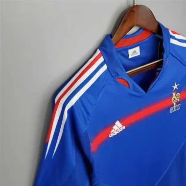 2004 France home