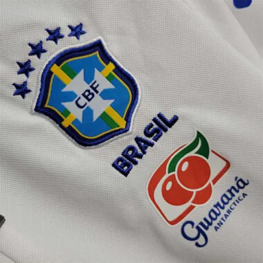 21-22 Brazilië: Witte wedstrijdtenue