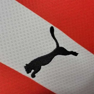22-23 Eindhoven home