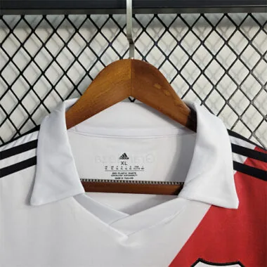 22-23 River Plate home