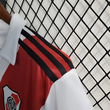 22-23 River Plate home