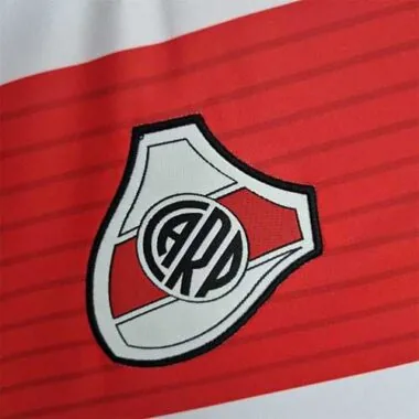 18-19 : River Plate à domicile
