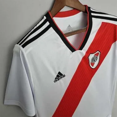 18-19 : River Plate à domicile
