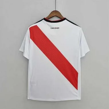 18-19 : River Plate à domicile