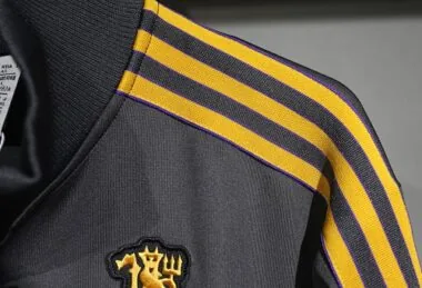 25-26 Manchester United Training Kits Tracksuits Jacket Cheap Football Jersey Wholesale Yupoo