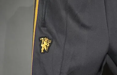 25-26 Manchester United Training Kits Tracksuits Jacket Cheap Football Jersey Wholesale Yupoo