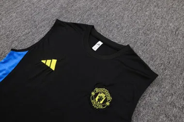 25-26 Manchester United Sleeveless Training Kits Tracksuits Cheap Football Jersey Wholesale Yupoo
