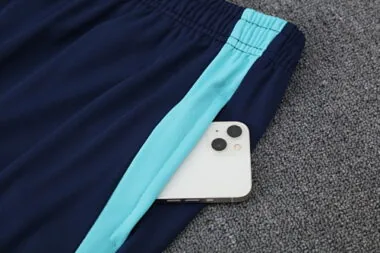 25-26 Equipaciones de entrenamiento del Arsenal, chándales, polos y camisetas de fútbol baratas al por mayor en Yupoo