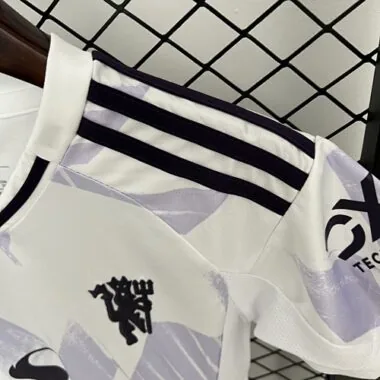 Equipación de visitante del Manchester United para niños, tallas 25-26. Camiseta de fútbol barata al por mayor en Yupoo