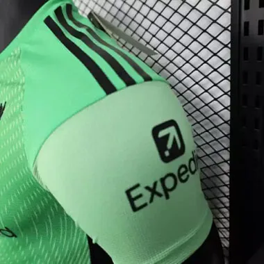 25-26 Players Liverpool Green Goalkeeper Kit Cheap Football Jersey Wholesale Yupoo