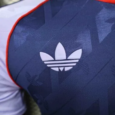 24-25 Maglia dell'Arsenal in versione retrò, taglie S-XXL