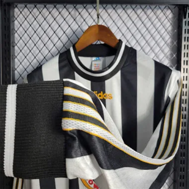 Maglia da casa a maniche lunghe del Newcastle 97-99