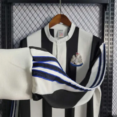 95-97 Newcastle thuisshirt met lange mouwen