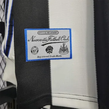 95-97 Newcastle thuisshirt met lange mouwen