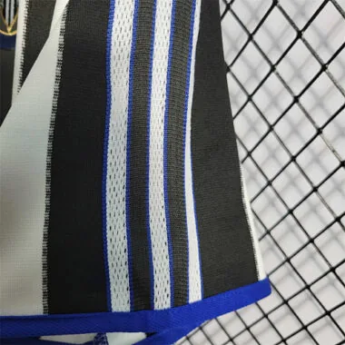 00-01 Newcastle home