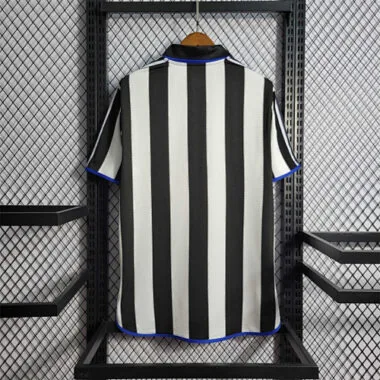 00-01 Newcastle home