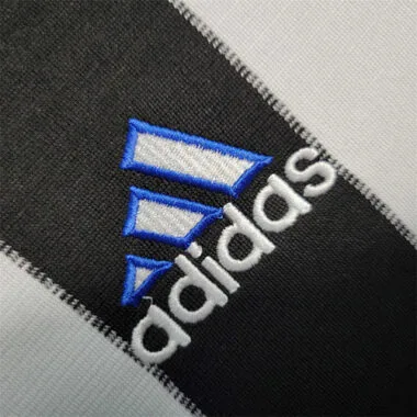 00-01 Newcastle home