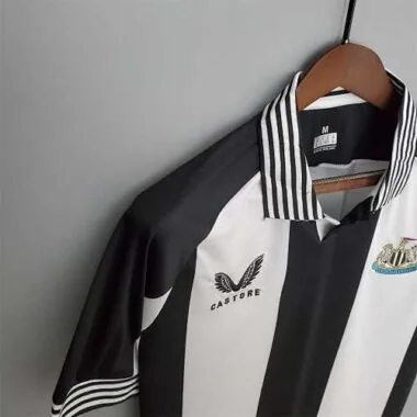 Edizione commemorativa Newcastle bianco-nero