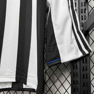 03-05 Newcastle United Home Retro Long Sleeve Kit