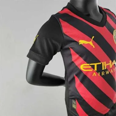 22-23 Manchester City away kids kit