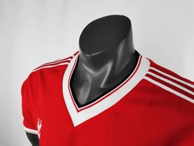 82-83 Manchester United home