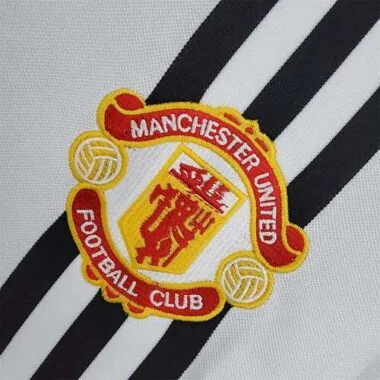 75-80 Manchester United away
