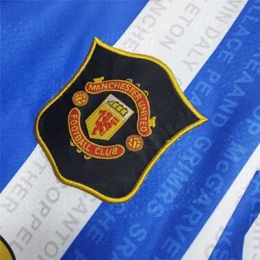 94-96 Manchester United third away