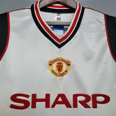85-86 Manchester United away