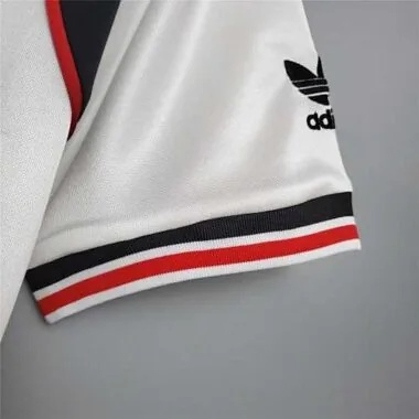 85-86 Manchester United away