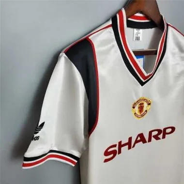 85-86 Manchester United away