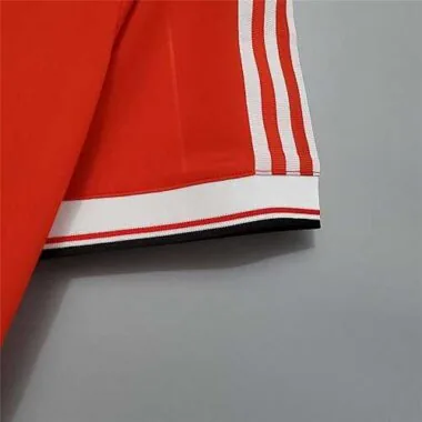 83-84 Manchester United home