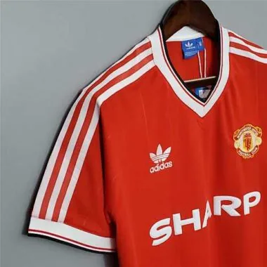83-84 Manchester United home