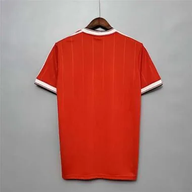 83-84 Manchester United home