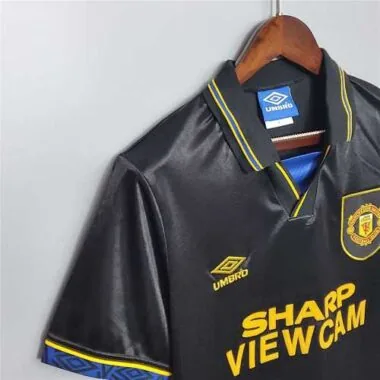 93-95 Manchester United away