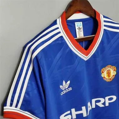 86-88 Manchester United away