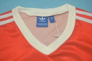 1979 Nottingham Forest, local, rojo