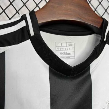 24-25 Newcastle United Home Kit