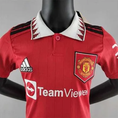 2022/23 Manchester United home kids kit