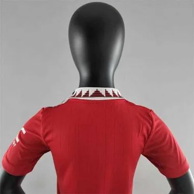 2022/23 Manchester United home kids kit