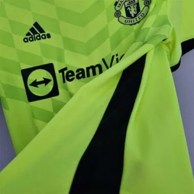 22-23 Manchester United fluorescent green