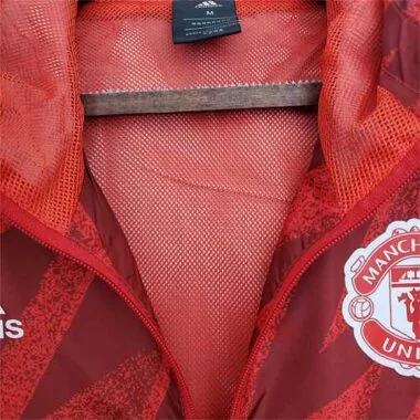 21-22 Manchester United red windbreaker